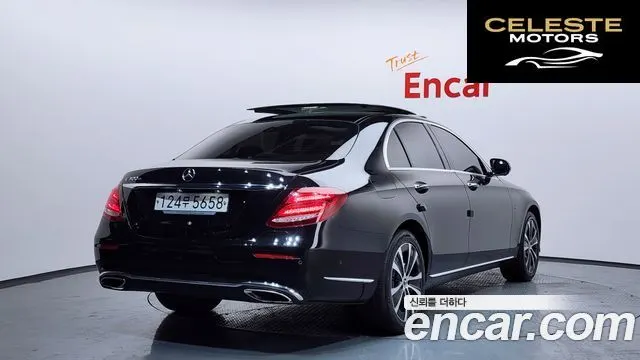 MERCEDES BENZ E-Classe W213 E300e Exclusive 2019 — photo 2 sur 20