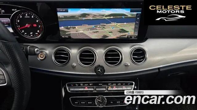 MERCEDES BENZ E-Classe W213 E200 Avantgarde 2018 — photo 14 sur 26