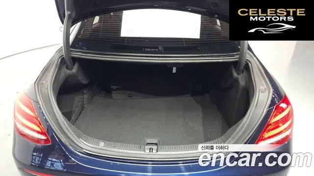 MERCEDES BENZ E-Classe W213 E200 Avantgarde 2018 — photo 20 sur 26
