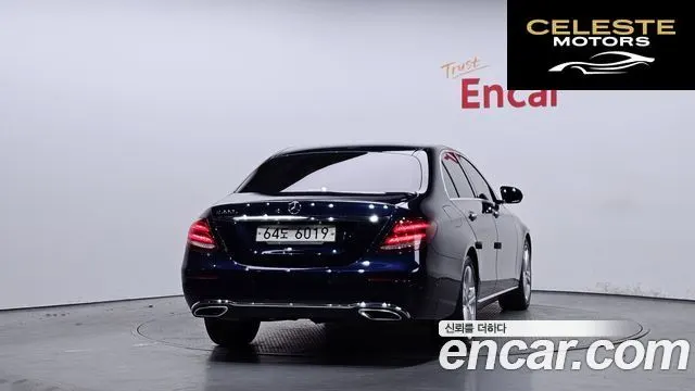MERCEDES BENZ E-Classe W213 E200 Avantgarde 2018 — photo 4 sur 26