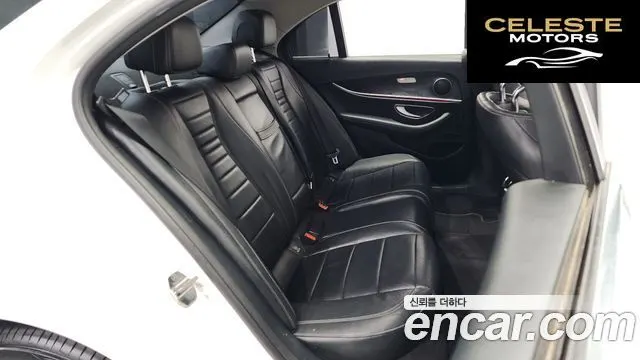 MERCEDES BENZ E-Classe W213 E220d 4MATIC Avantgarde 2017 — photo 12 sur 20