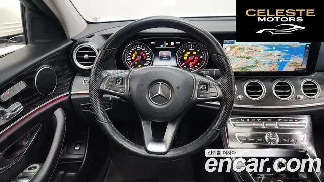 MERCEDES BENZ E-Classe W213 E220d 4MATIC Avantgarde 2017 — photo 13 sur 20