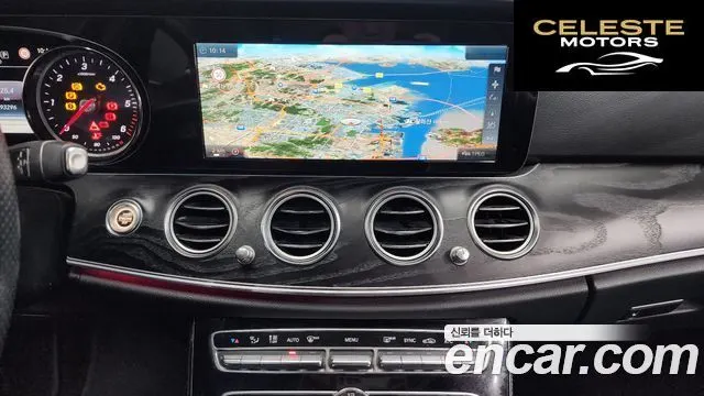 MERCEDES BENZ E-Classe W213 E220d 4MATIC Avantgarde 2017 — photo 14 sur 20