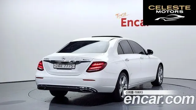 MERCEDES BENZ E-Classe W213 E220d 4MATIC Avantgarde 2017 — photo 2 sur 20