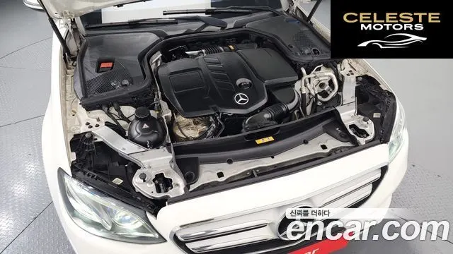 MERCEDES BENZ E-Classe W213 E220d 4MATIC Avantgarde 2017 — photo 6 sur 20