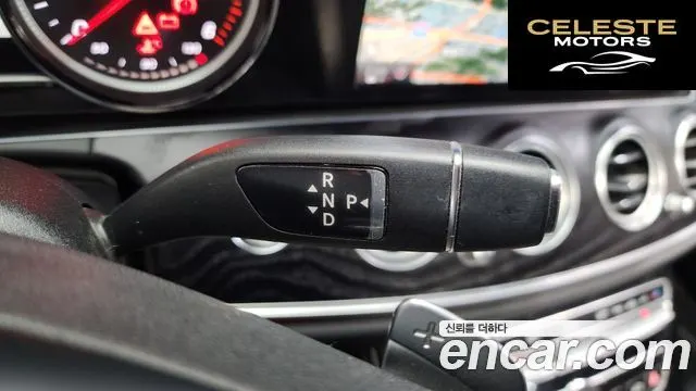 MERCEDES BENZ E-Classe W213 E220d 4MATIC Avantgarde 2017 — photo 9 sur 20