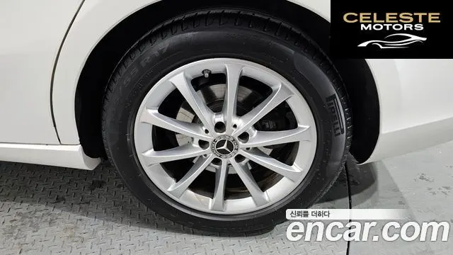 MERCEDES BENZ A-Classe W177 A220 Berline 2020 — photo 5 sur 20
