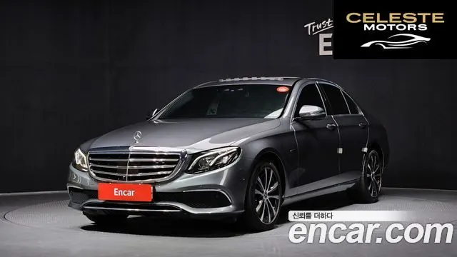 MERCEDES BENZ E-Classe W213 E300e 4MATIC Exclusive 2020 — photo 1 sur 20