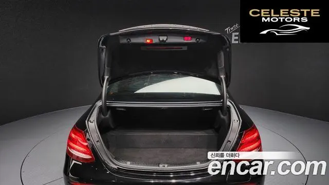 MERCEDES BENZ E-Classe W213 E300e 4MATIC Exclusive 2020 — photo 20 sur 20