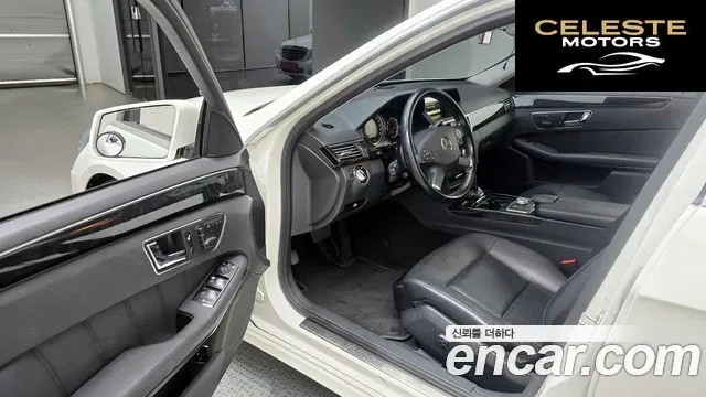 MERCEDES BENZ E-Classe W212 E350 2010 — photo 11 sur 20