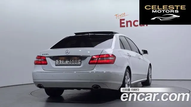 MERCEDES BENZ E-Classe W212 E350 2010 — photo 2 sur 20