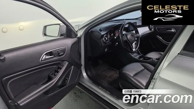 MERCEDES BENZ GLA-Classe X156 GLA200 CDI 4MATIC 2015 — photo 11 sur 20