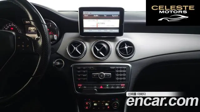 MERCEDES BENZ GLA-Classe X156 GLA200 CDI 4MATIC 2015 — photo 14 sur 20