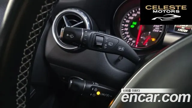 MERCEDES BENZ GLA-Classe X156 GLA200 CDI 4MATIC 2015 — photo 18 sur 20