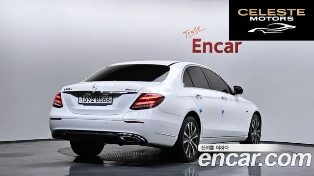 MERCEDES BENZ E-Classe W213 E300e 4MATIC Exclusive 2020 — photo 2 sur 20