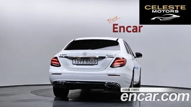 MERCEDES BENZ E-Classe W213 E300e 4MATIC Exclusive 2020 — photo 4 sur 20