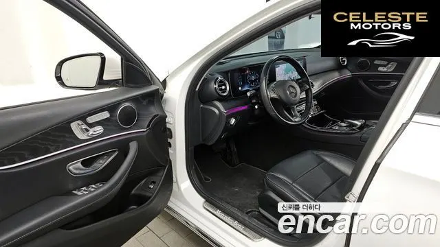 MERCEDES BENZ E-Classe W213 E300 4MATIC Avantgarde 2017 — photo 10 sur 20