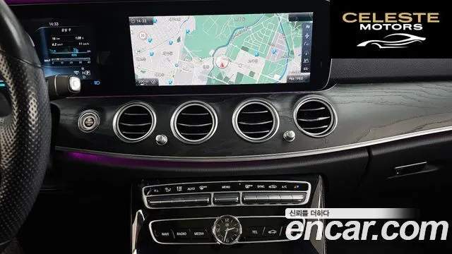 MERCEDES BENZ E-Classe W213 E300 4MATIC Avantgarde 2017 — photo 14 sur 20