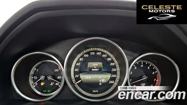 MERCEDES BENZ E-Classe W212 E300 2016 — photo 8 sur 20