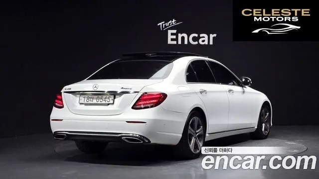 MERCEDES BENZ E-Classe W213 E300 Avantgarde 2017 — photo 2 sur 20