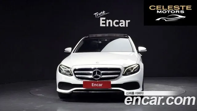 MERCEDES BENZ E-Classe W213 E300 Avantgarde 2017 — photo 3 sur 20