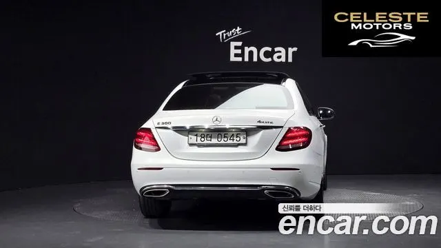 MERCEDES BENZ E-Classe W213 E300 Avantgarde 2017 — photo 4 sur 20