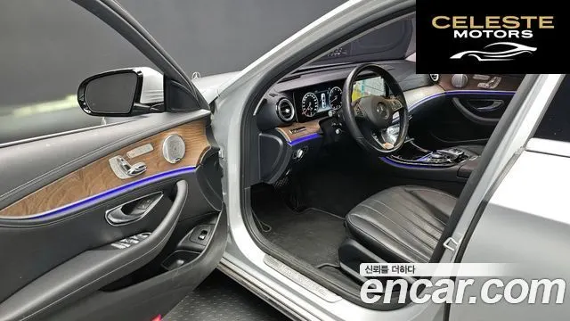 MERCEDES BENZ E-Classe W213 E300 4MATIC Exclusive 2018 — photo 11 sur 20