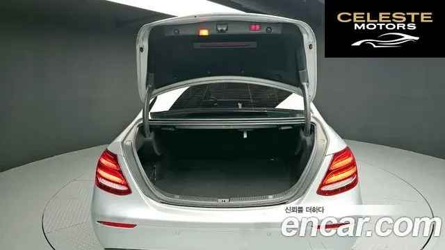 MERCEDES BENZ E-Classe W213 E300 4MATIC Exclusive 2018 — photo 20 sur 20