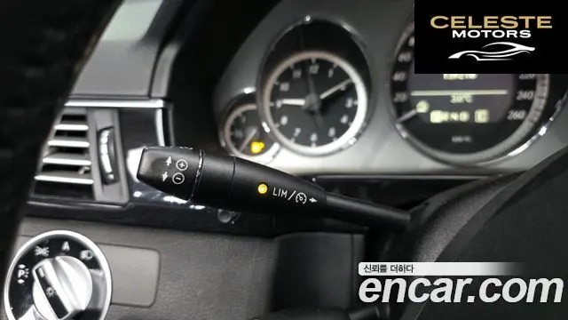 MERCEDES BENZ E-Classe W212 E220 CDI Avantgarde 2011 — photo 19 sur 20