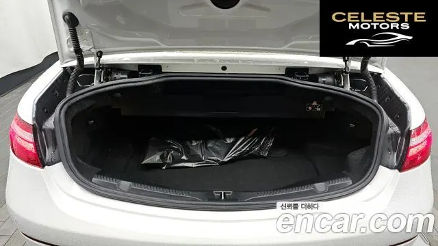 MERCEDES BENZ E-Classe W213 E220d Cabriolet 2018 — photo 20 sur 26