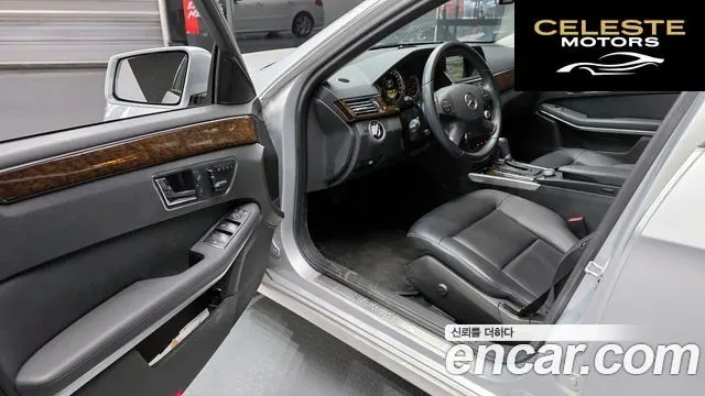 MERCEDES BENZ E-Classe W212 E200 CGI 2011 — photo 11 sur 20