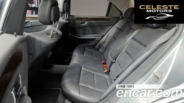 MERCEDES BENZ E-Classe W212 E200 CGI 2011 — photo 12 sur 20