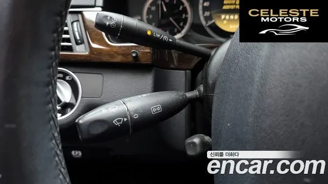 MERCEDES BENZ E-Classe W212 E200 CGI 2011 — photo 19 sur 20