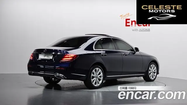 MERCEDES BENZ E-Classe W213 E220d 4MATIC Exclusive 2020 — photo 2 sur 20