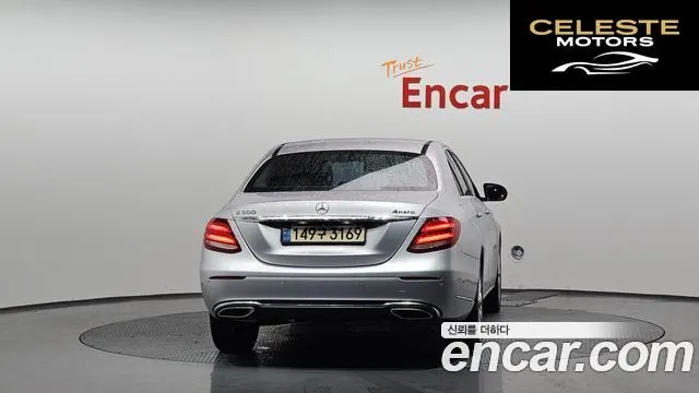 MERCEDES BENZ E-Classe W213 E300 4MATIC Exclusive 2019 — photo 4 sur 20