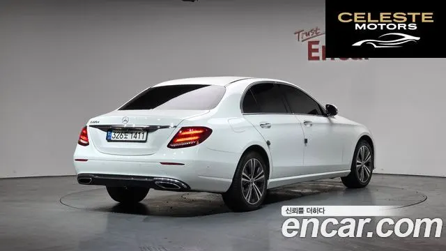 MERCEDES BENZ E-Classe W213 E220d Avantgarde 2020 — photo 2 sur 20