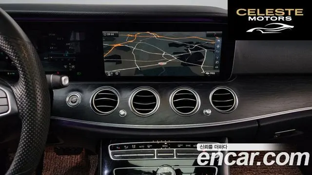 MERCEDES BENZ E-Classe W213 E300 Avantgarde 2017 — photo 14 sur 20