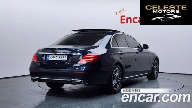 MERCEDES BENZ E-Classe W213 E300 Avantgarde 2017 — photo 2 sur 20