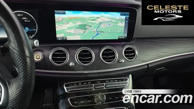 MERCEDES BENZ E-Classe W213 E300 Avantgarde 2017 — photo 14 sur 20