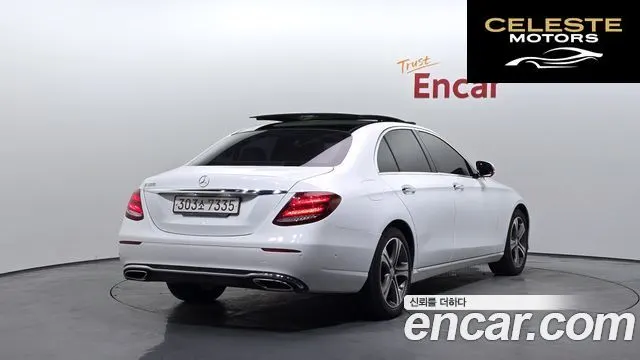 MERCEDES BENZ E-Classe W213 E300 Avantgarde 2017 — photo 2 sur 20
