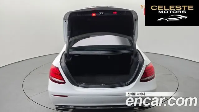 MERCEDES BENZ E-Classe W213 E300 Avantgarde 2017 — photo 20 sur 20