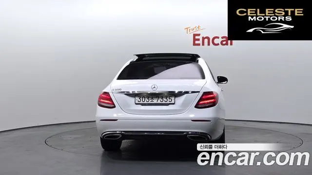 MERCEDES BENZ E-Classe W213 E300 Avantgarde 2017 — photo 4 sur 20
