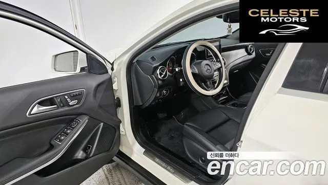 MERCEDES BENZ GLA-Classe X156 GLA220 2019 — photo 11 sur 20