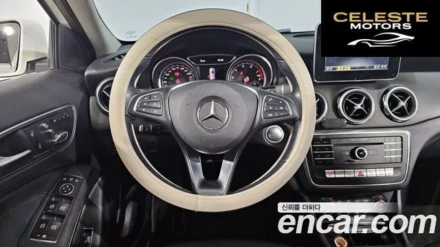 MERCEDES BENZ GLA-Classe X156 GLA220 2019 — photo 13 sur 20