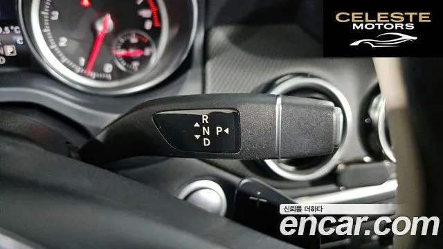 MERCEDES BENZ GLA-Classe X156 GLA220 2019 — photo 9 sur 20