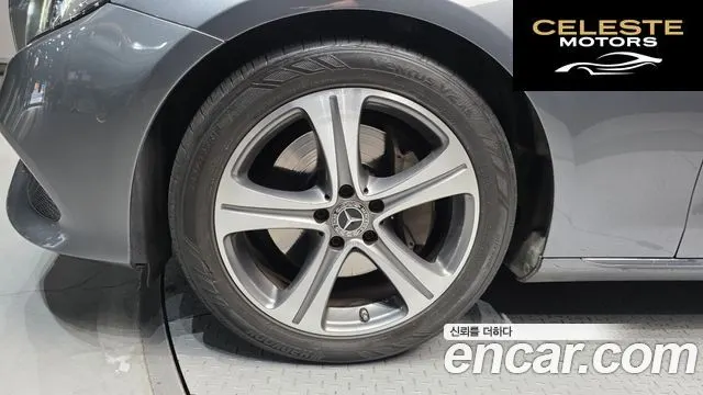 MERCEDES BENZ E-Classe W213 E300 Avantgarde 2019 — photo 5 sur 20