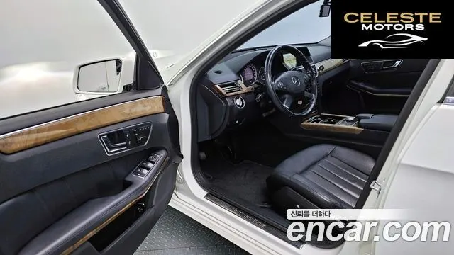 MERCEDES BENZ E-Classe W212 E300 2011 — photo 11 sur 20