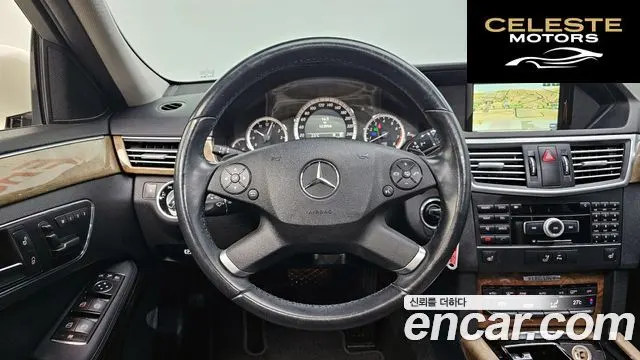 MERCEDES BENZ E-Classe W212 E300 2011 — photo 13 sur 20
