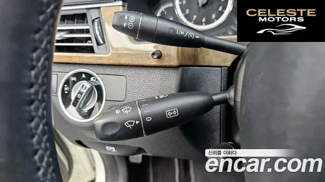 MERCEDES BENZ E-Classe W212 E300 2011 — photo 17 sur 20