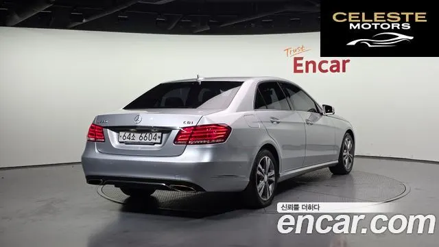 MERCEDES BENZ E-Classe W212 E220 CDI Avantgarde 2014 — photo 2 sur 20